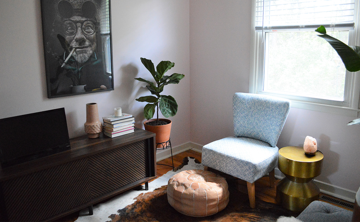Blog9_1240x764_01.jpg Den with chair and credenza