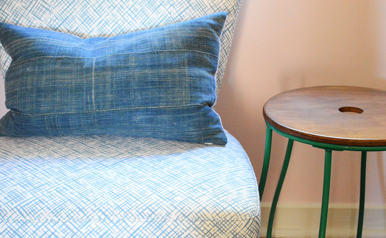 Blog9_1240x764_03.jpg Accent chair and side table