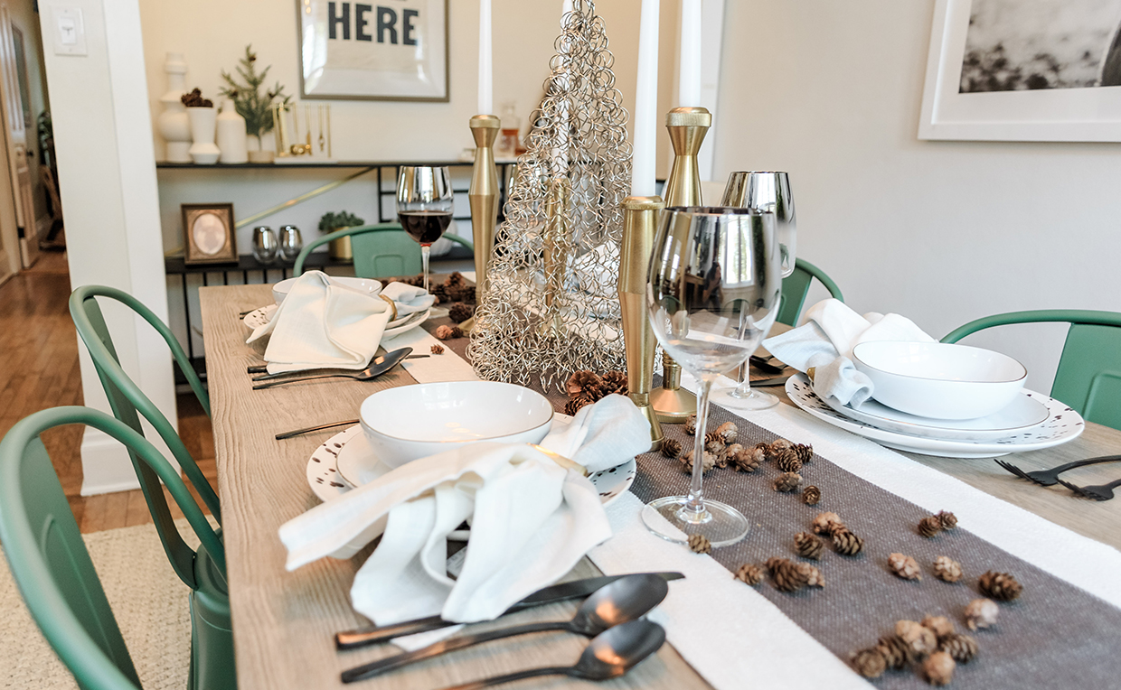 Blog1_1240x764_09.jpg Dining chairs, metal chair, dinner table, green chair, black chair, wood table, Christmas decorations, holiday
