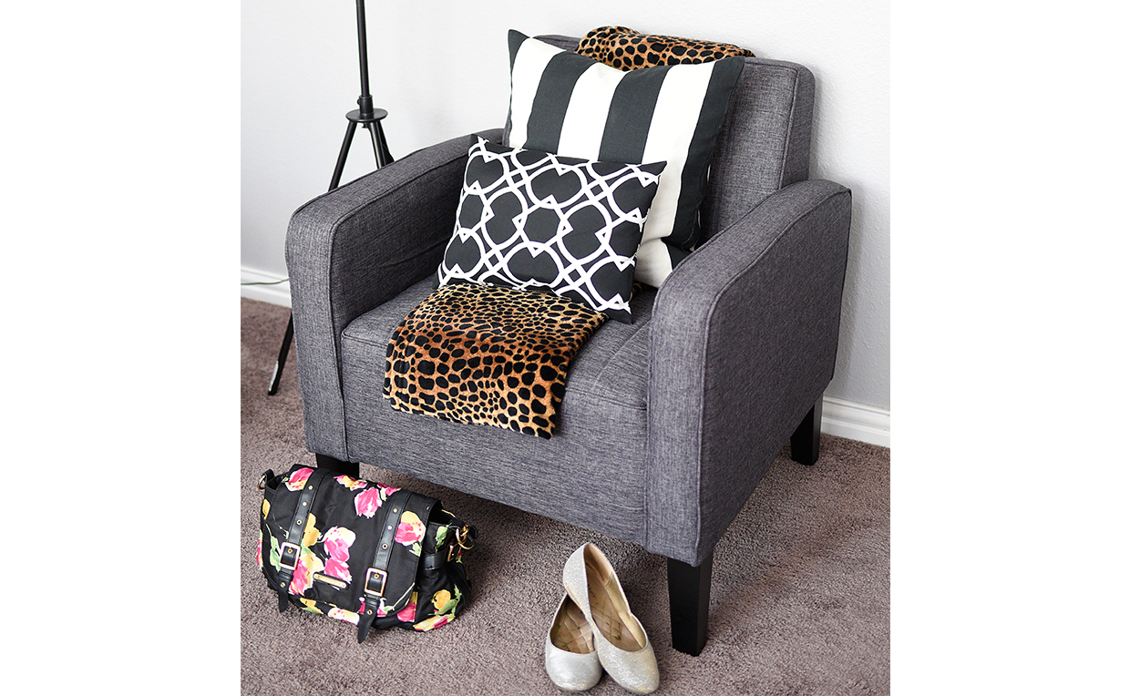 bedroomseating_storage.jpg accent seating for bedroom storage of everyday items
